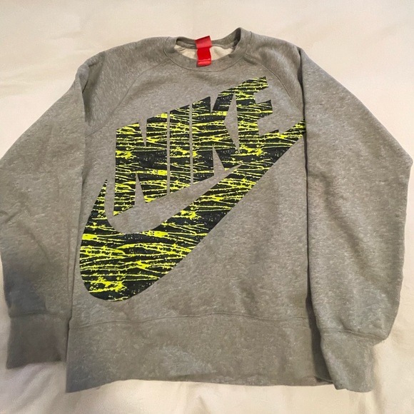 Nike men’s graffiti small sweatshirt - Picture 1 of 3